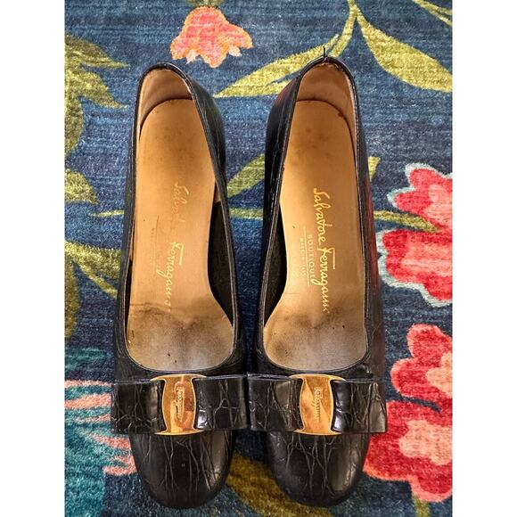 Salvatore Ferragamo Leather Vara Bow Heels Size 5 - Picture 4 of 9